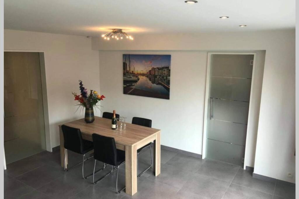 Ellens' Charming Place Ostend Center Екстер'єр фото